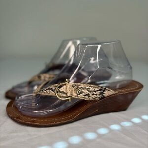 Tory Burch: Womens NORA Thong Slip On Sandal